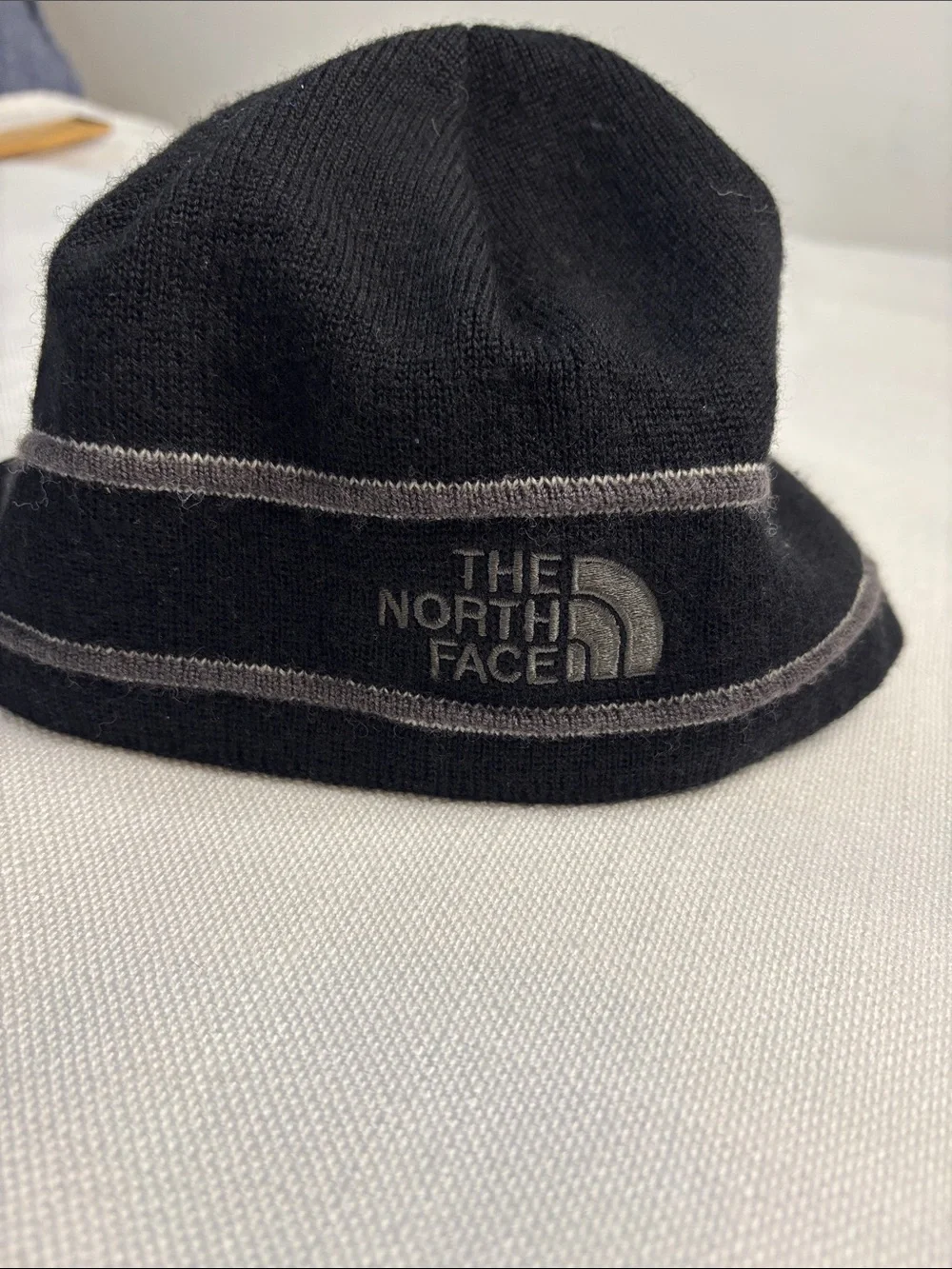 The North Face Black Beanie with Gray Stripe and Logo -282sku
